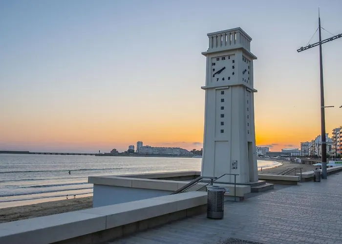 Lumineux 2 Face - D'olonne - Fr-1-92-878 莱萨布勒-多洛讷